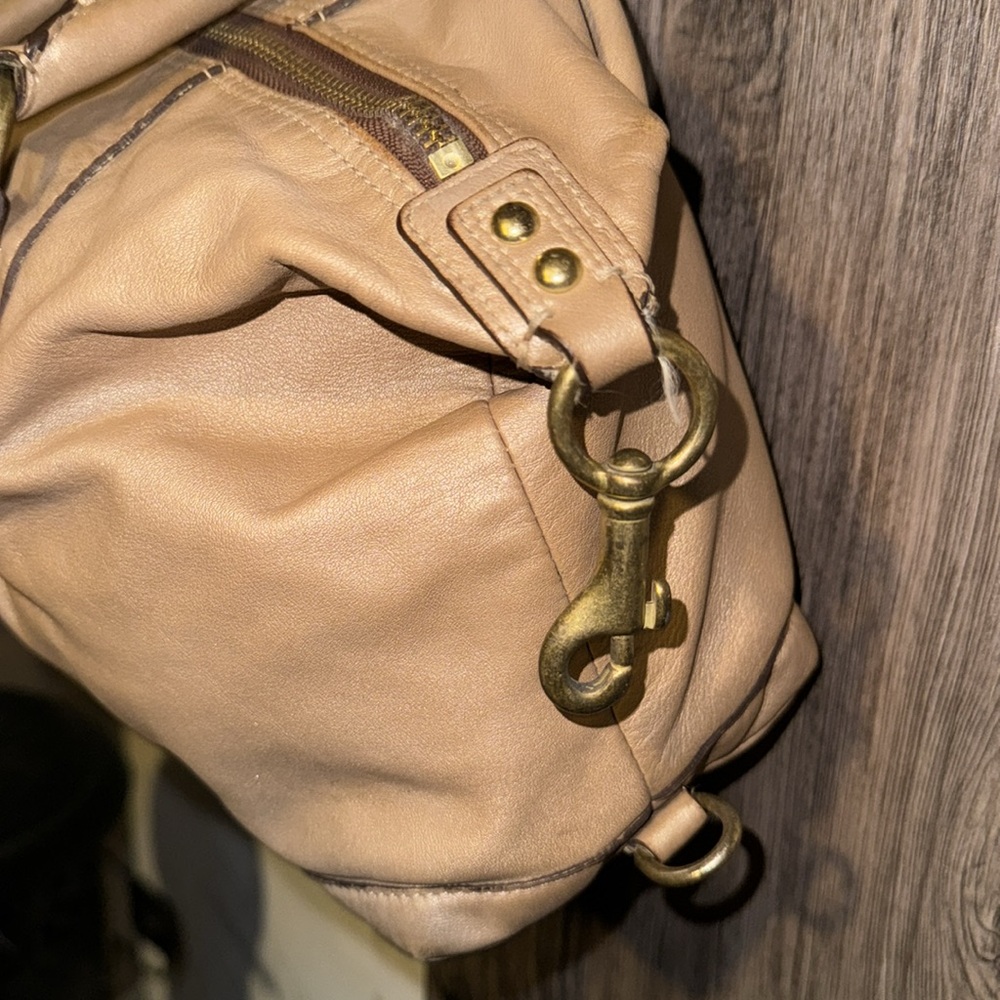 Coach leather satchel bag. Beige/Taupe shoulder purse brass hardware F15445 - Picture 5 of 11